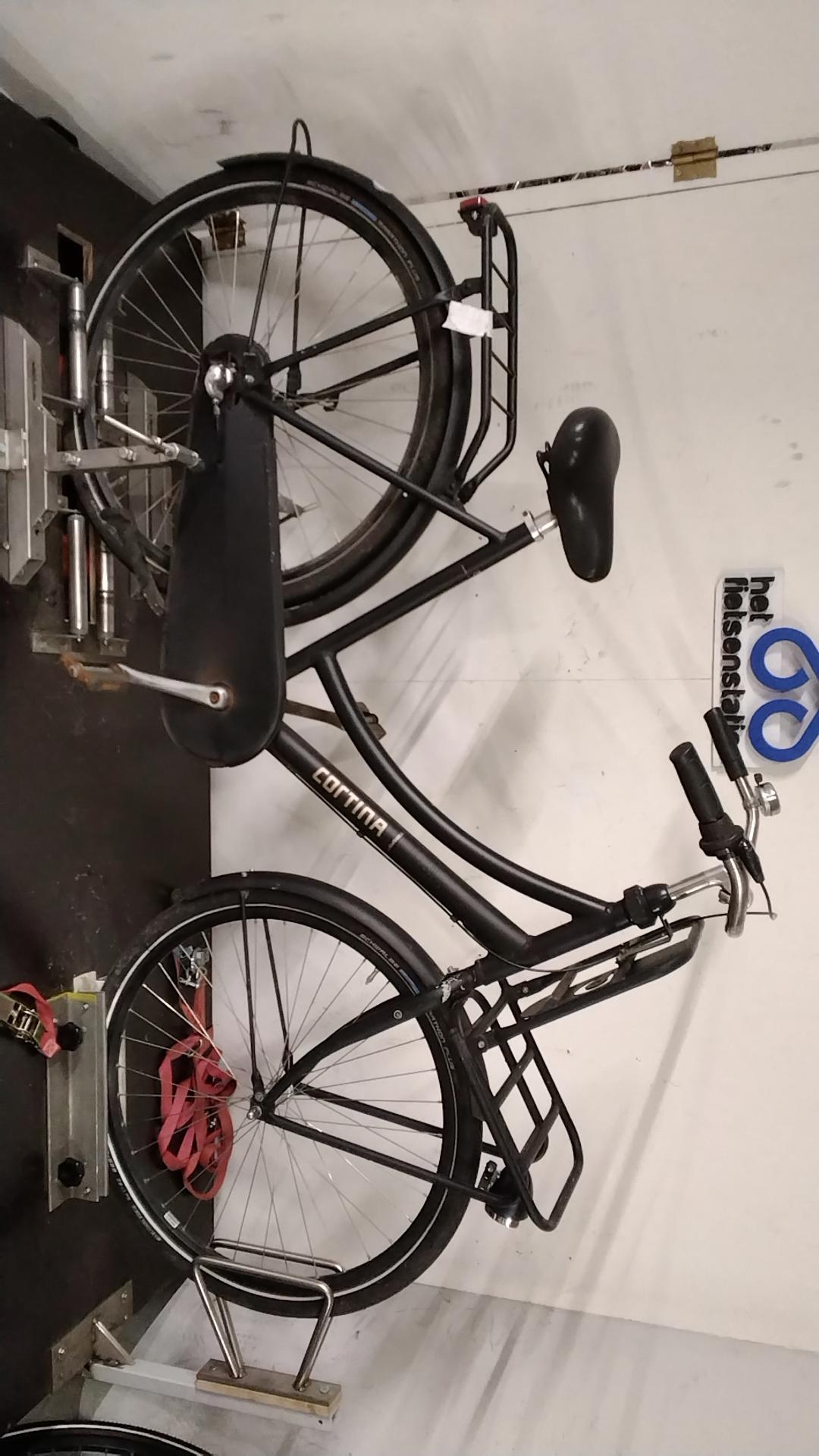 Fiets nr. 3361 Cortina U4 Damesfiets kleur Zwart