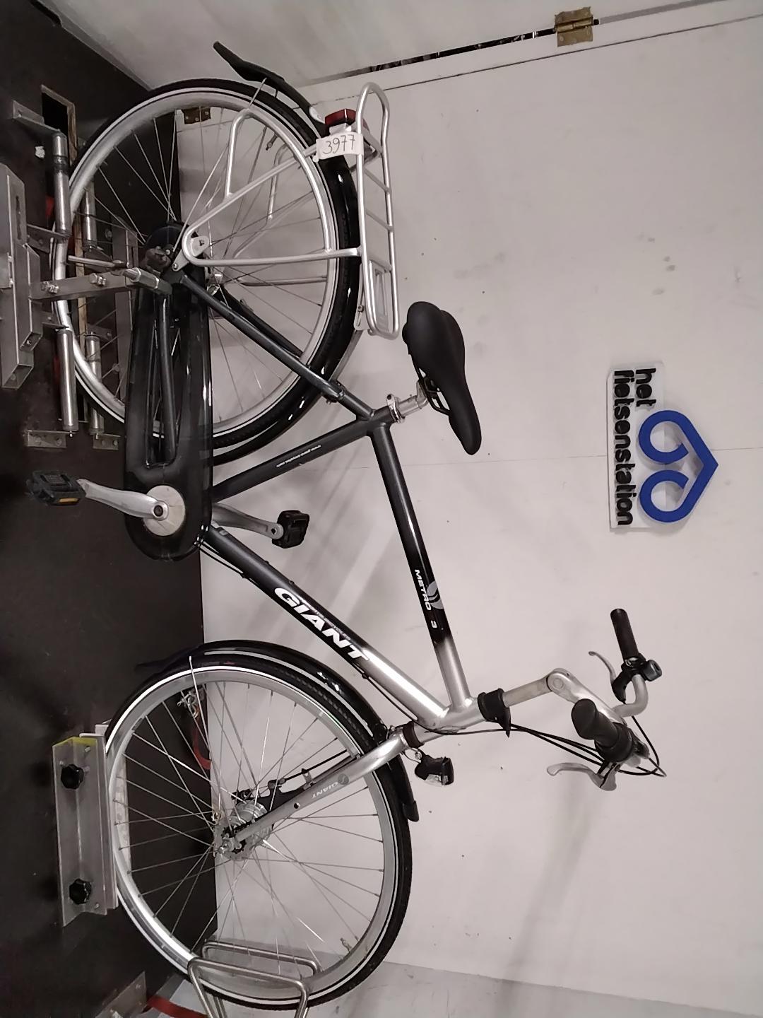 Fiets nr. 3977 Giant Metro Herenfiets kleur Grijs