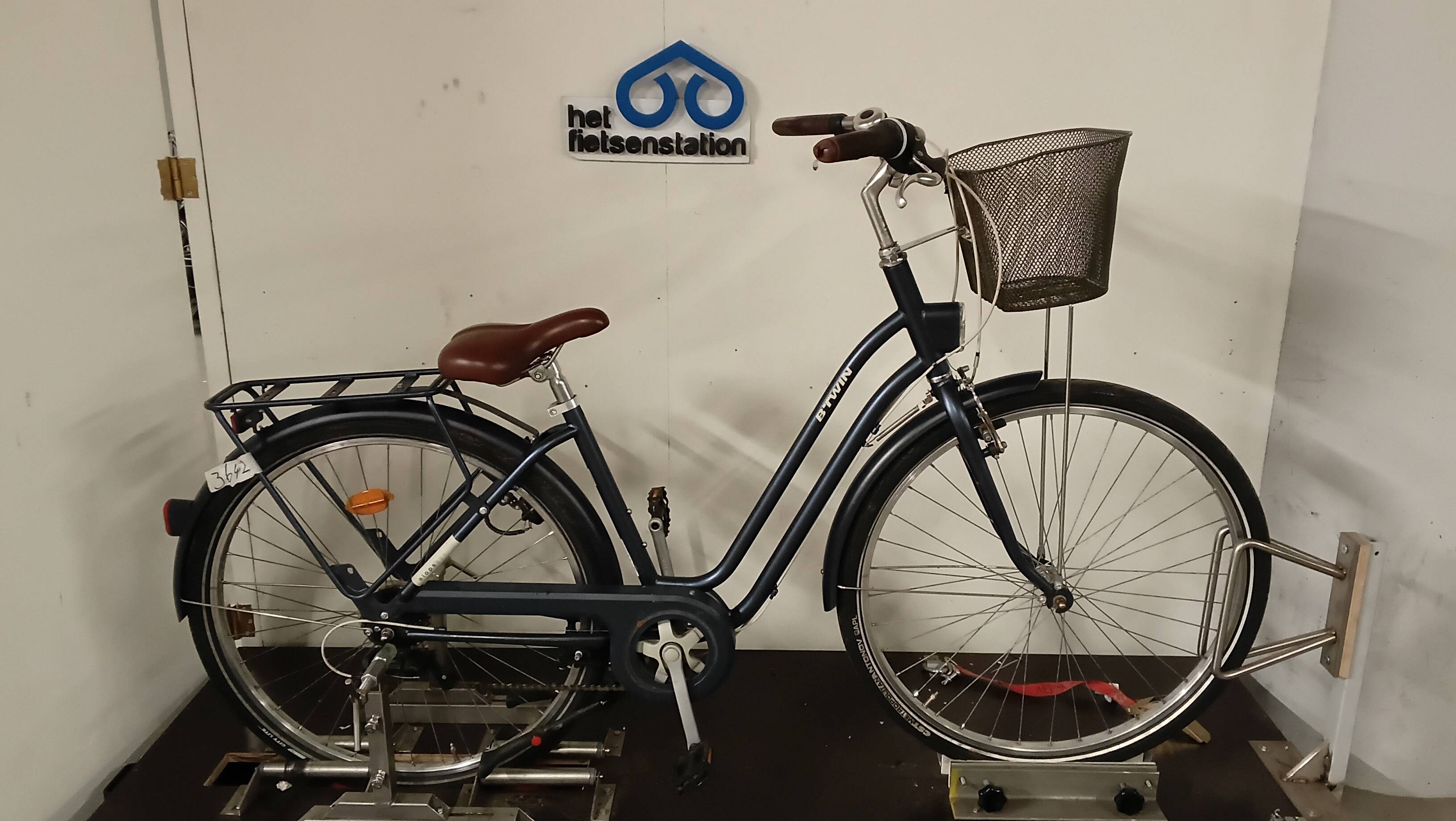 Fiets nr. 3642 Btwin Elops 520 Damesfiets kleur Blauw