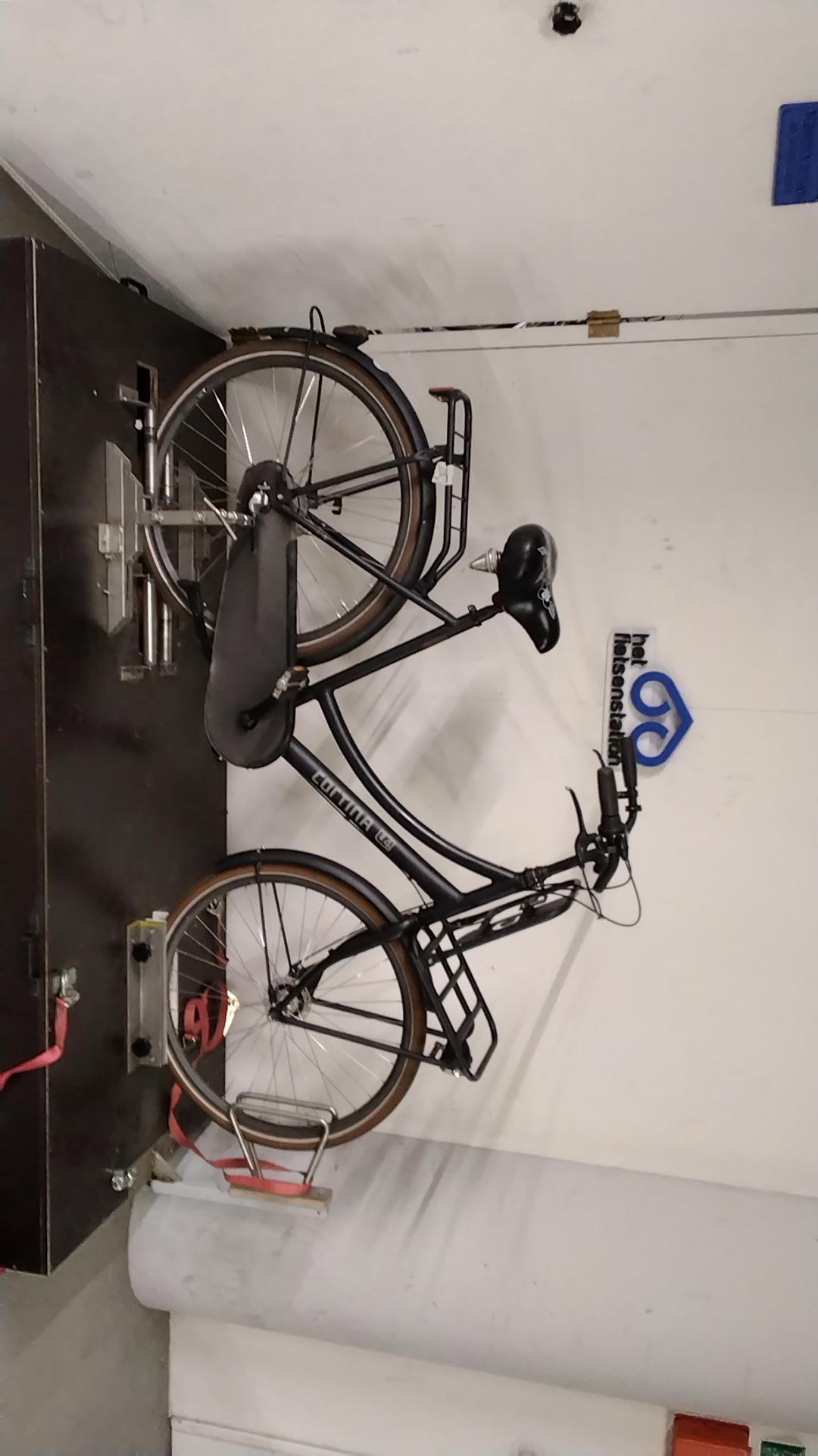 Fiets nr. 3746 Cortina U4 Damesfiets kleur Zwart