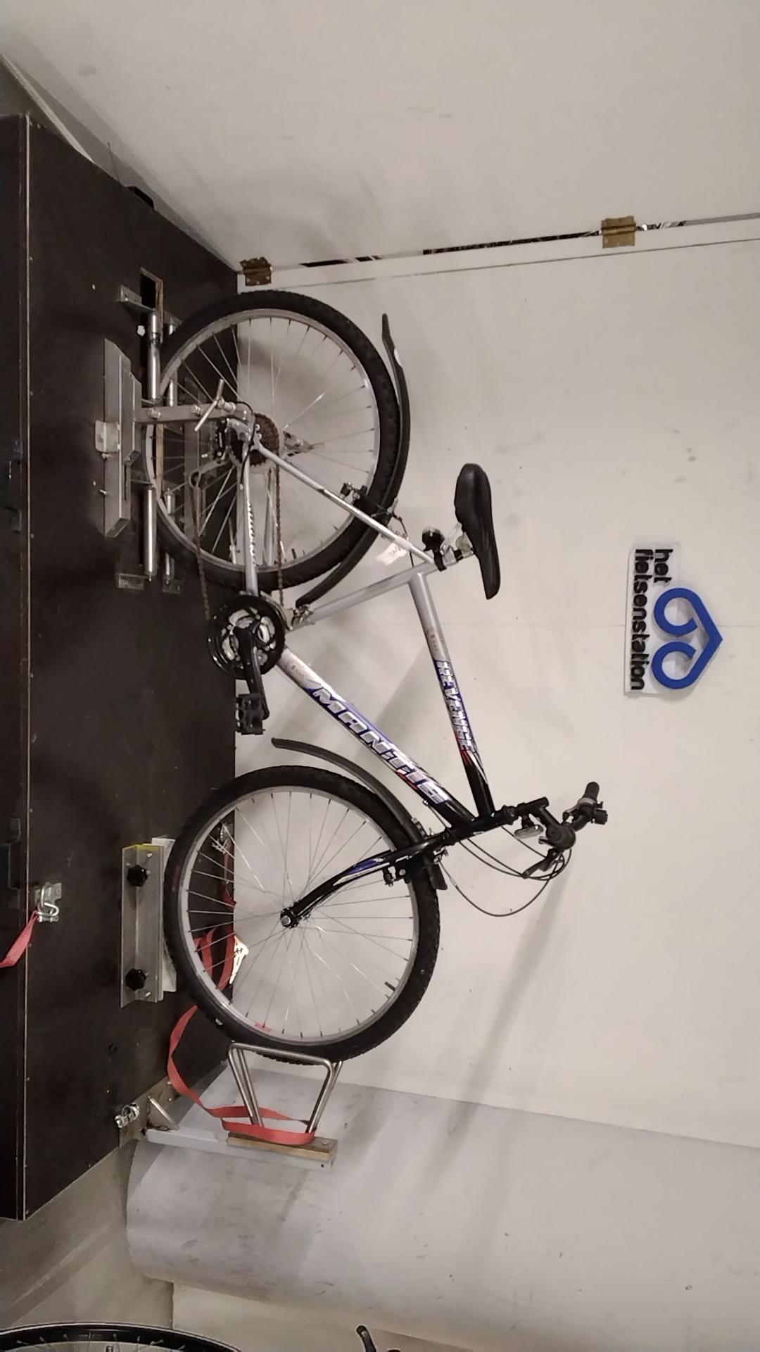 Fiets nr. 3842 Mantis Revenge Mountainbike kleur Grijs