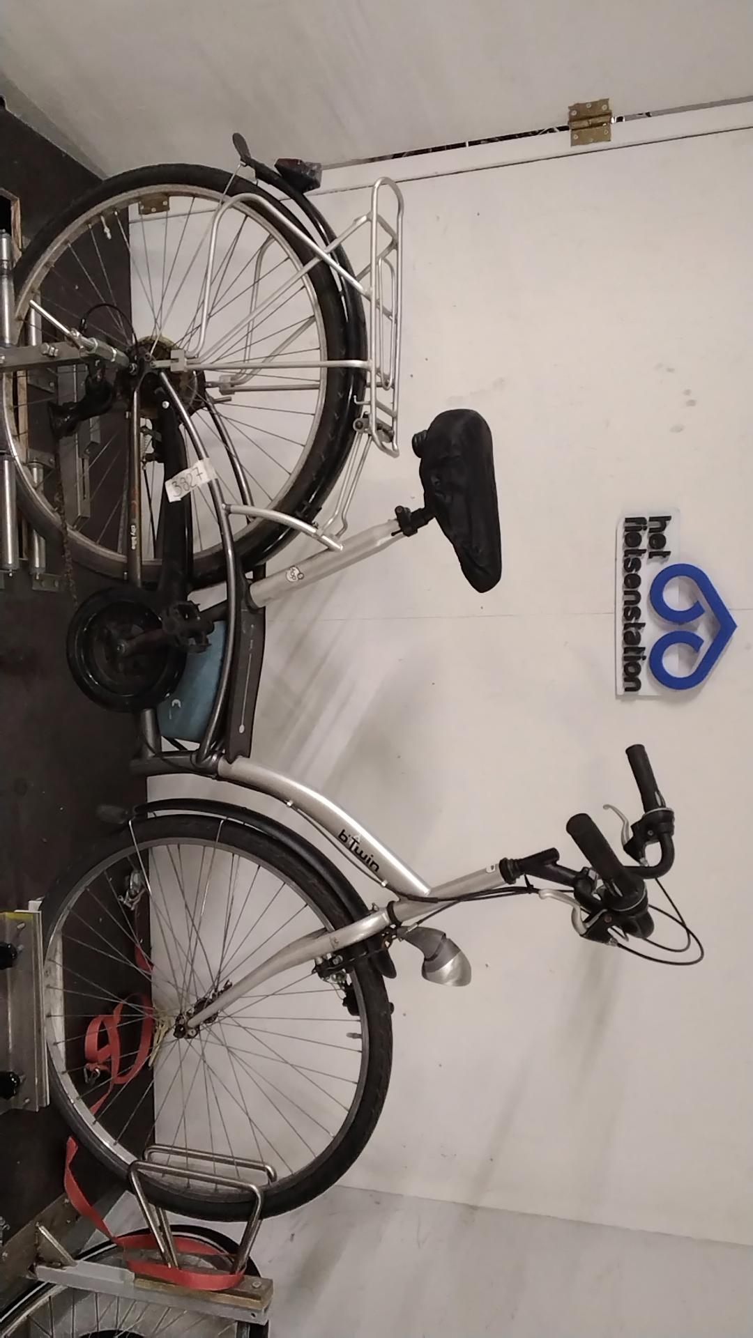 Fiets nr. 3827 Btwin City Bike Damesfiets kleur Grijs