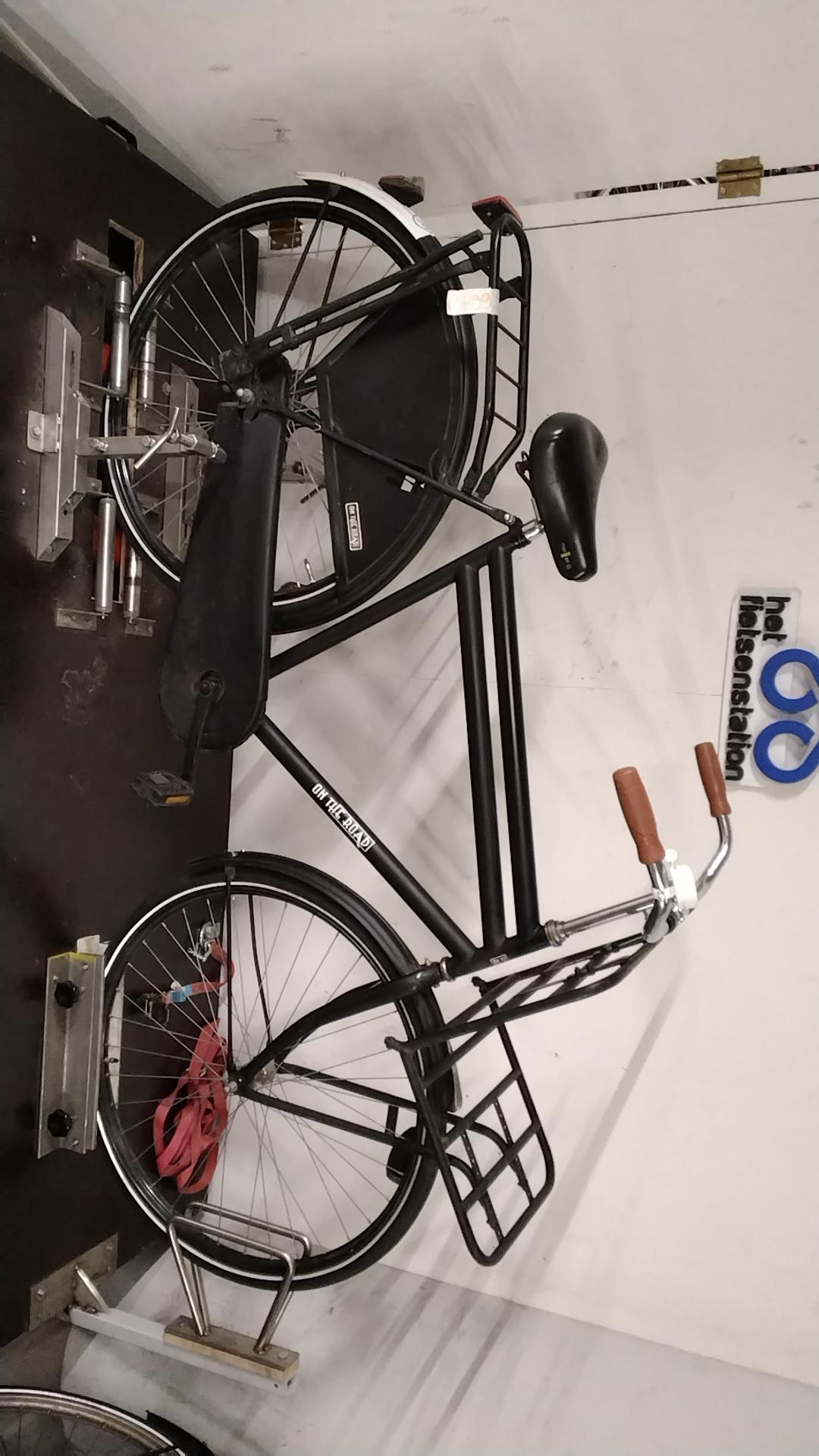 Fiets nr. 3899 On The Road Transport Herenfiets kleur Zwart