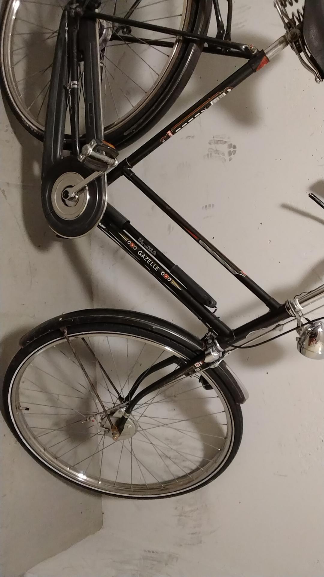 Fiets nr. 4055 Gazelle Onbekend Damesfiets kleur Zwart