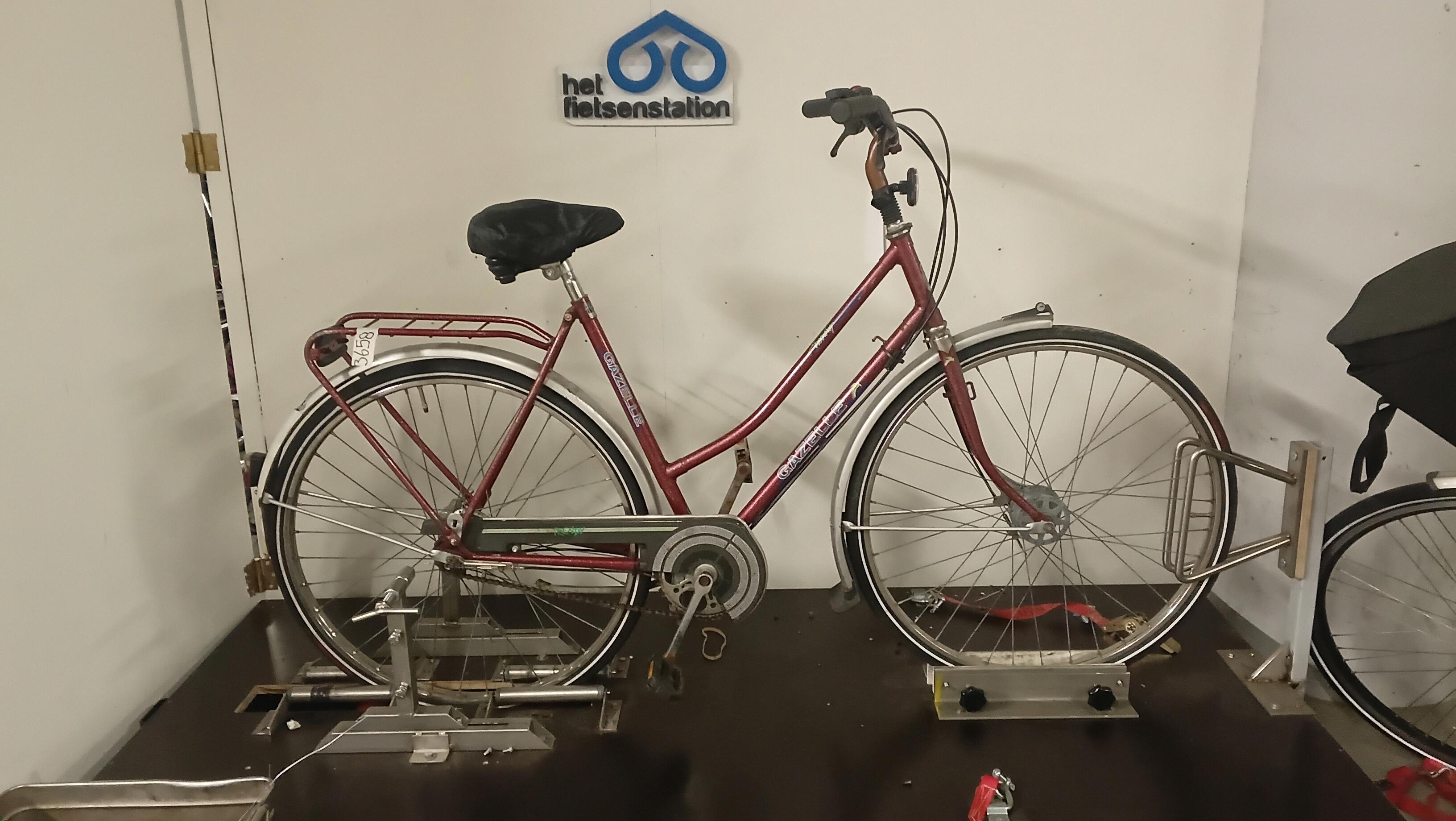 Fiets nr. 3658 Gazelle Trendy Damesfiets kleur Rood