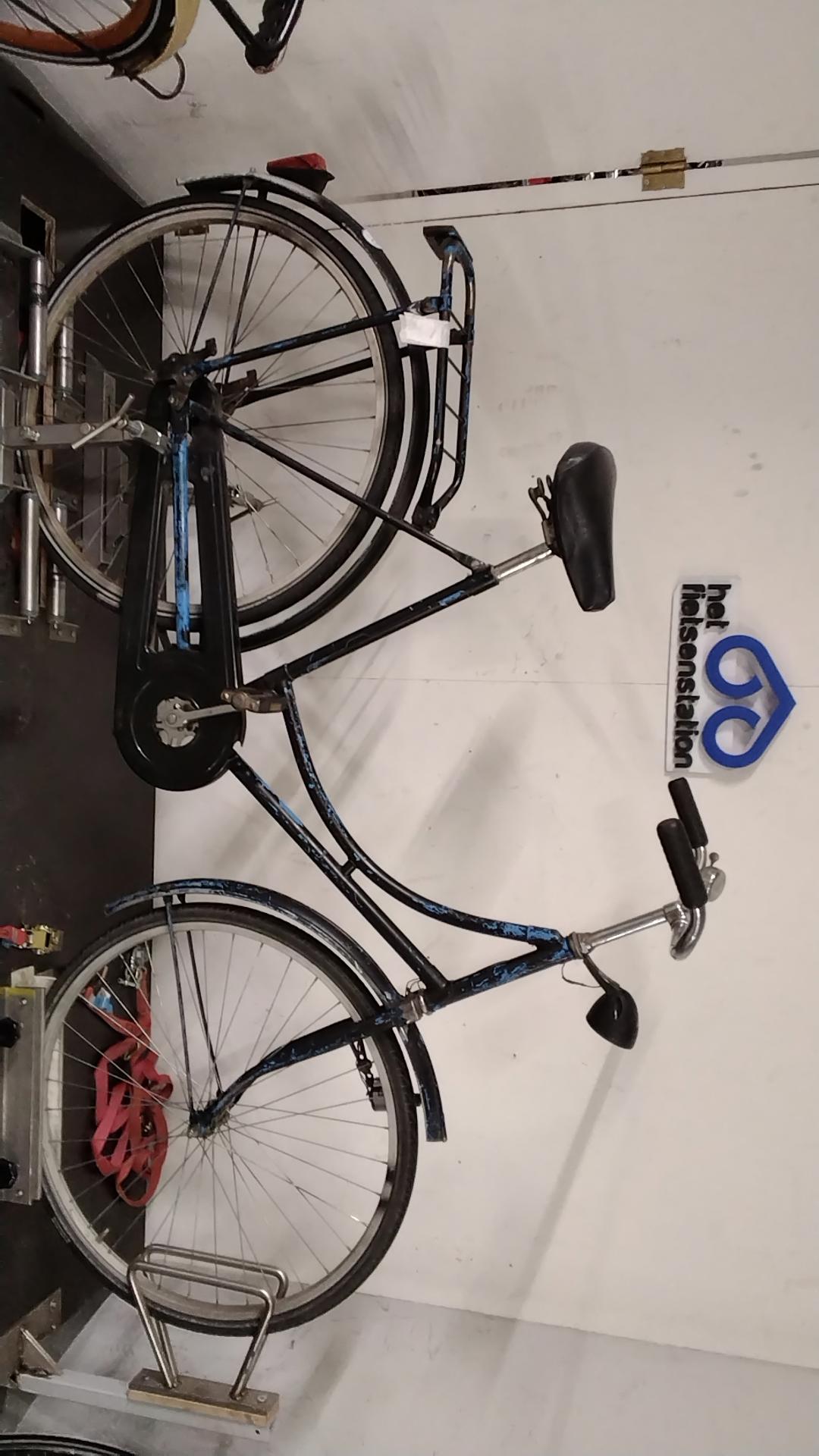 Fiets nr. 3432 Onbekend Omafiets Damesfiets kleur Zwart